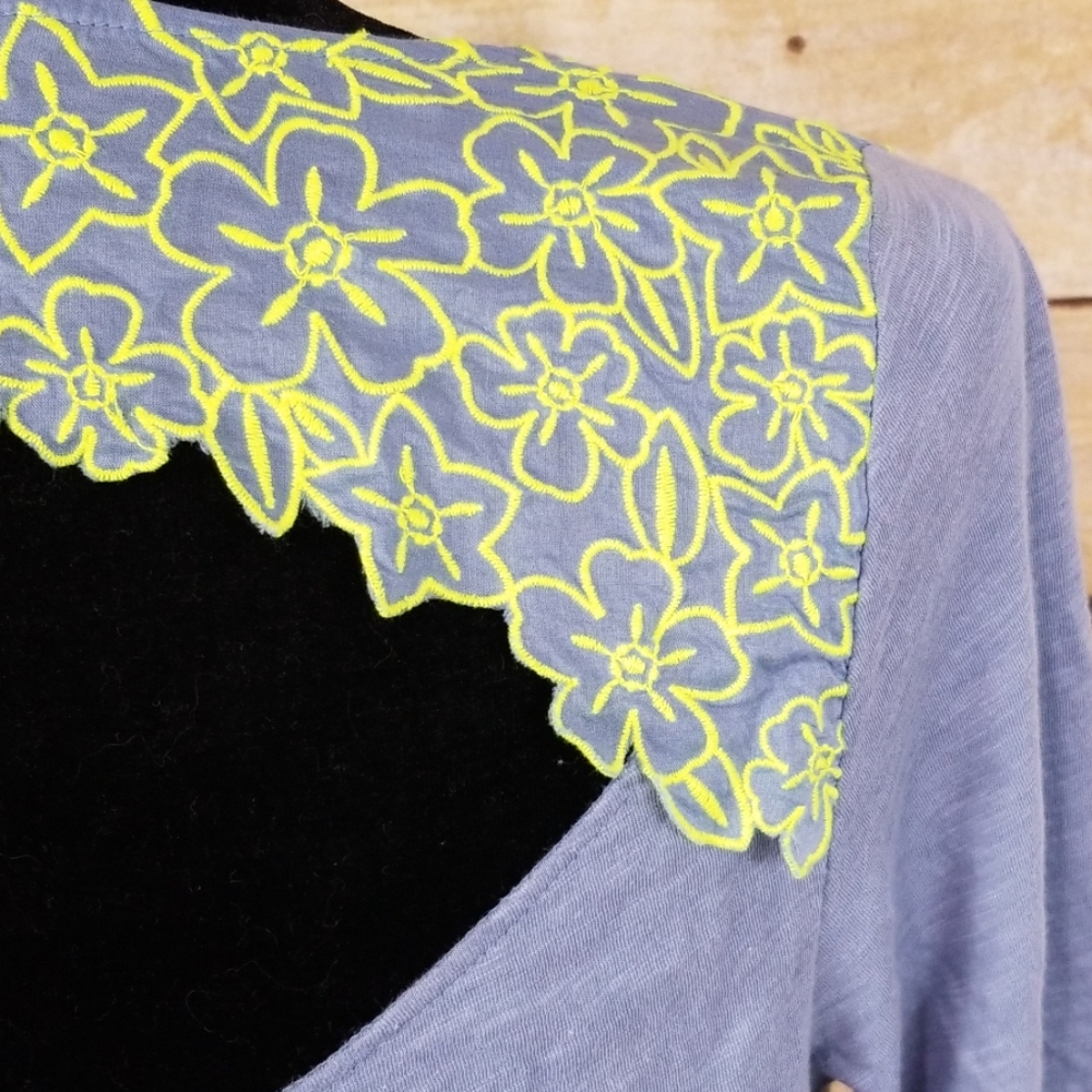 American Eagle Floral Embroidered Cut Out Top - Picture 7 of 8